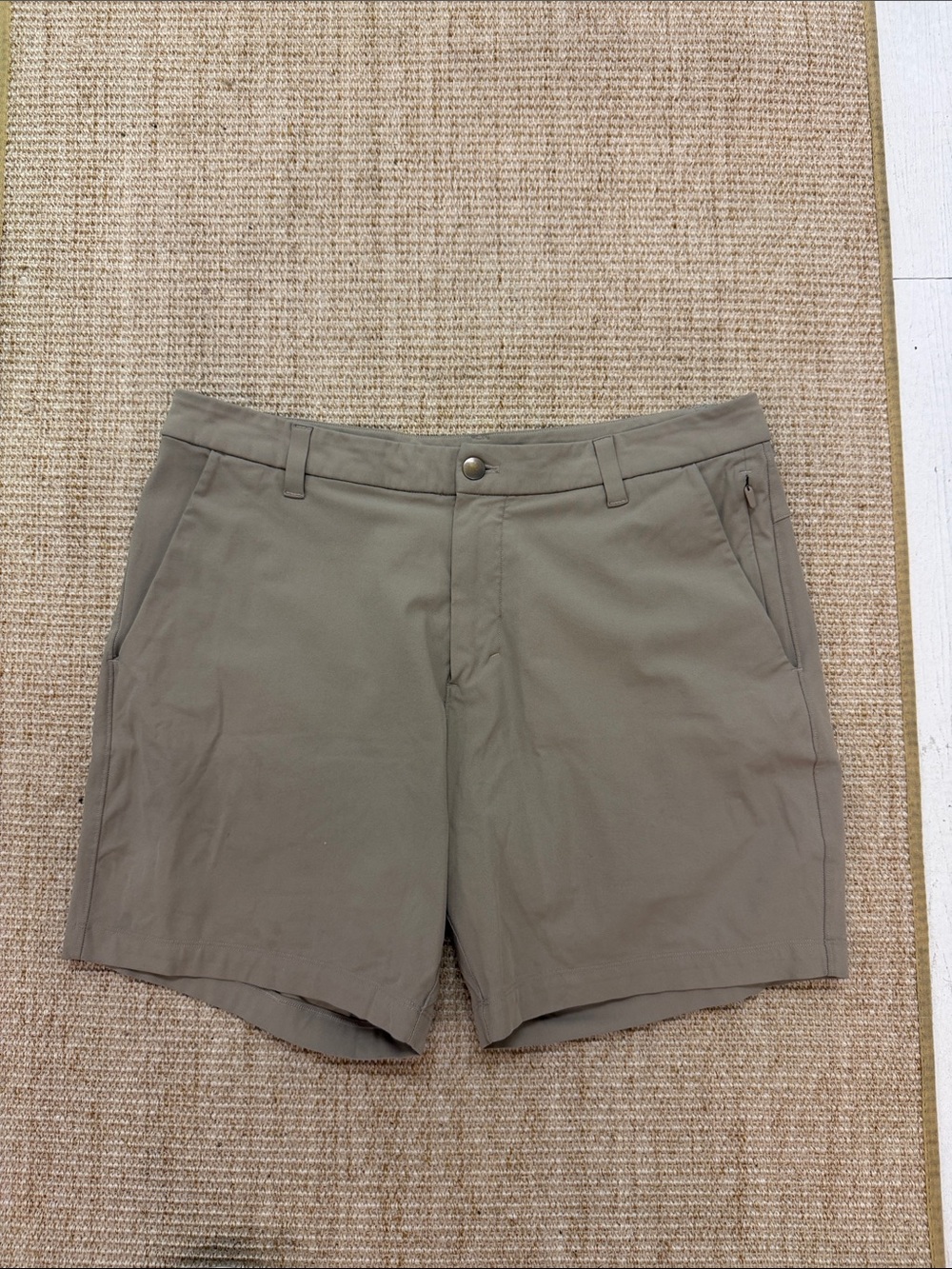 Lululemon Men's Casual khaki Shorts